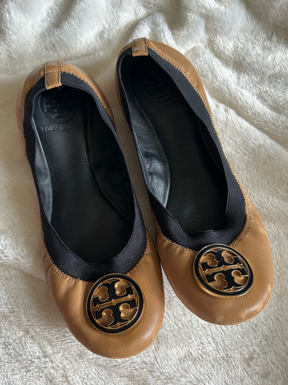 Tory Burch tan black caroline ballet flats womens 7 classic logo